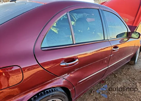 2005 Mercedes-Benz E 500 4Matic z USA, uszkodzony, nr VIN WDBUF83JX5X183827